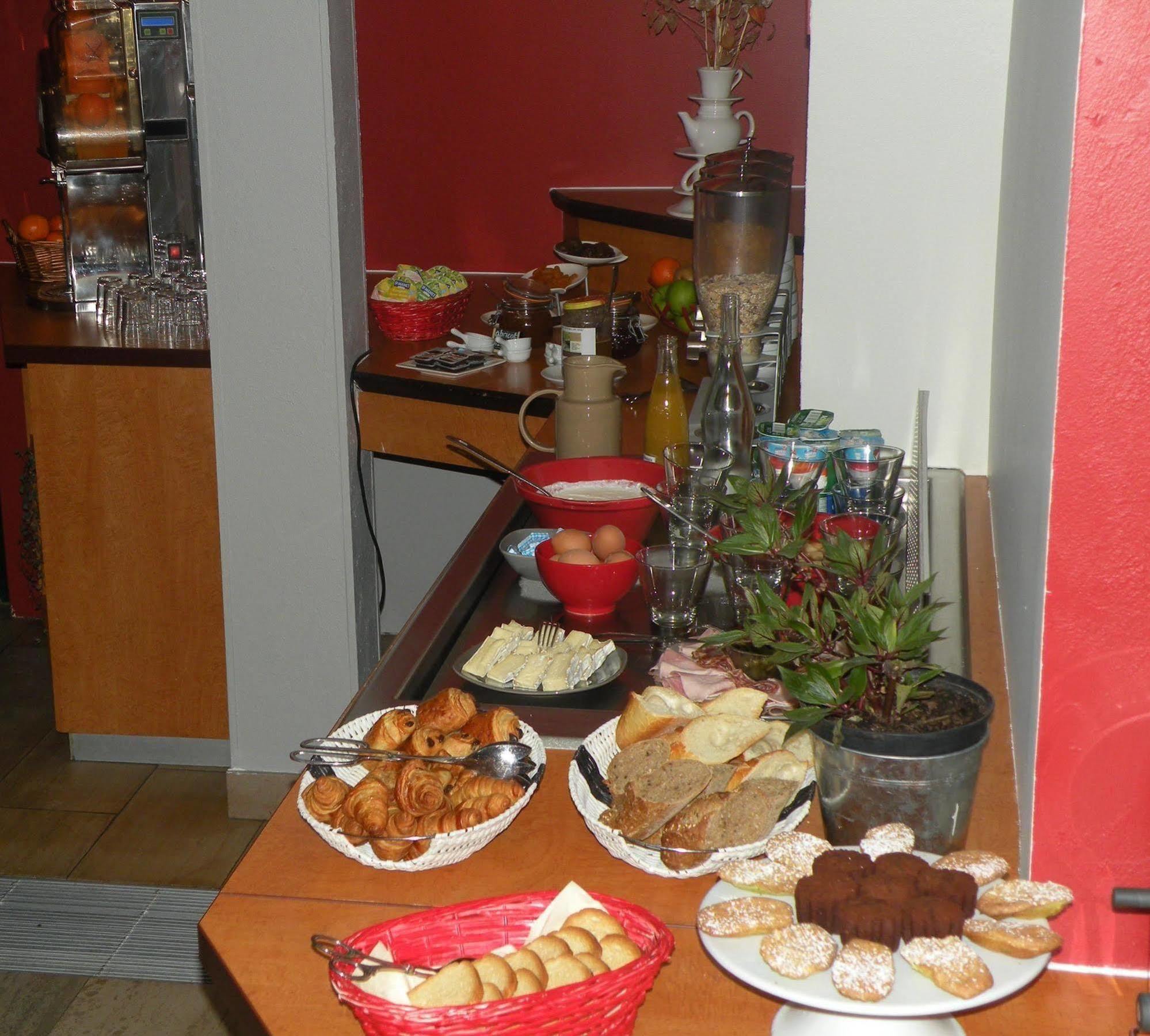 Hotel Restaurant Du Parc De La Colombiere 3*